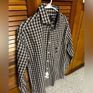 New W/Tags. Pronto Uomo men’s non iron slim fit spread collar shirt. 16 x 32/33